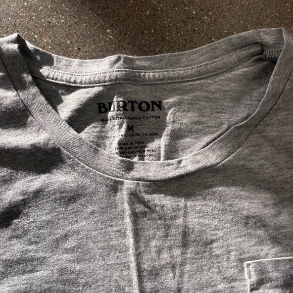 NWOT Burton Women's Burton Classic Short Sleeve Pocket T-Shirt - Picture 6 of 7